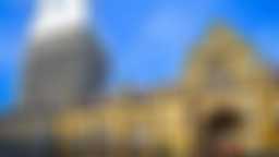 Les éléments de couverture font leur poids : 12 tonnes d’ardoise et 13 d’ornements en plomb.