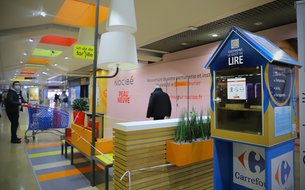 Photo de la boite à livre située à carrefour